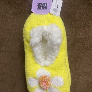 Muk Luks Kids Yellow Slipper with White Flower